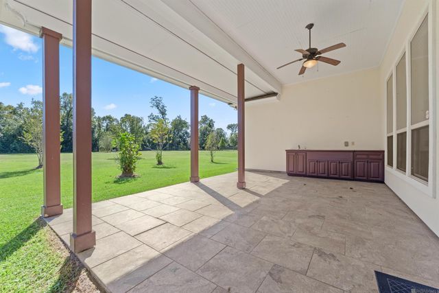 1135 Bayou Paul Ln, St Gabriel, LA 70776