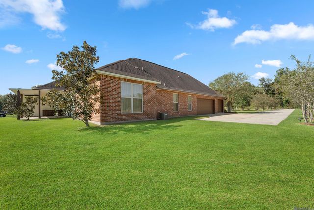 1135 Bayou Paul Ln, St Gabriel, LA 70776