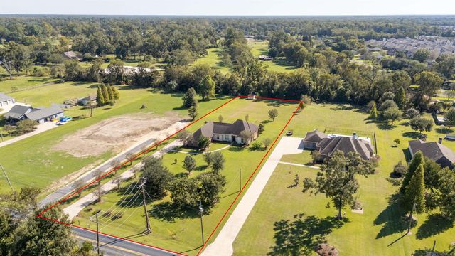 1135 Bayou Paul Ln, St Gabriel, LA 70776