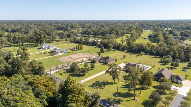 1135 Bayou Paul Ln, St Gabriel, LA 70776
