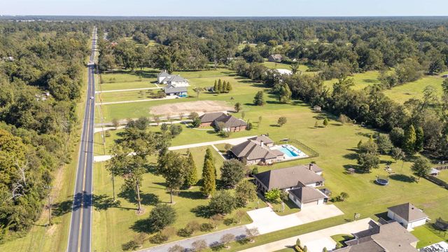 1135 Bayou Paul Ln, St Gabriel, LA 70776