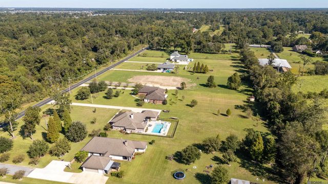 1135 Bayou Paul Ln, St Gabriel, LA 70776