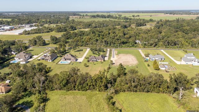 1135 Bayou Paul Ln, St Gabriel, LA 70776