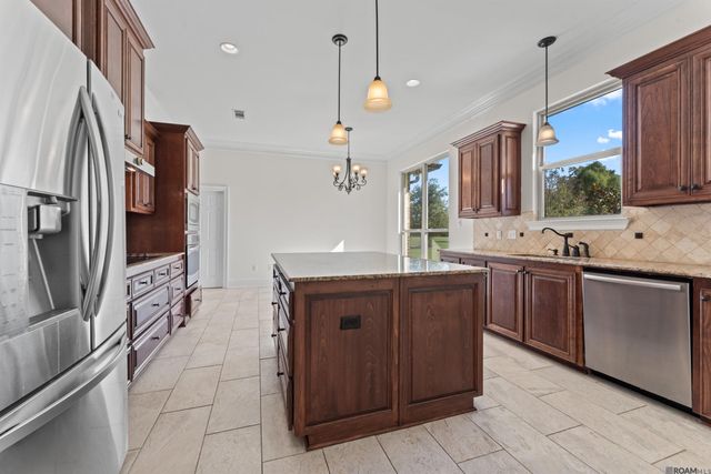 1135 Bayou Paul Ln, St Gabriel, LA 70776