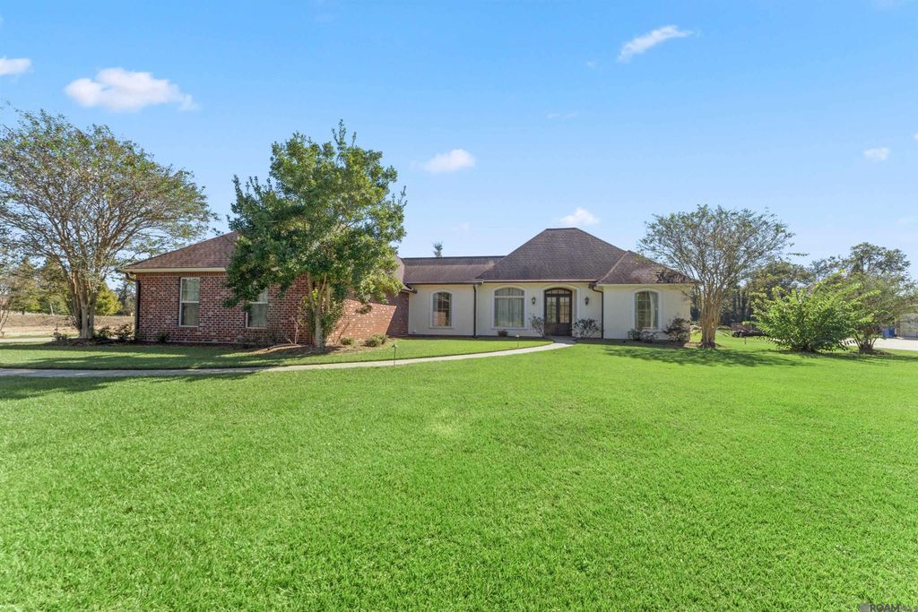 1135 Bayou Paul Ln, St Gabriel, LA 70776