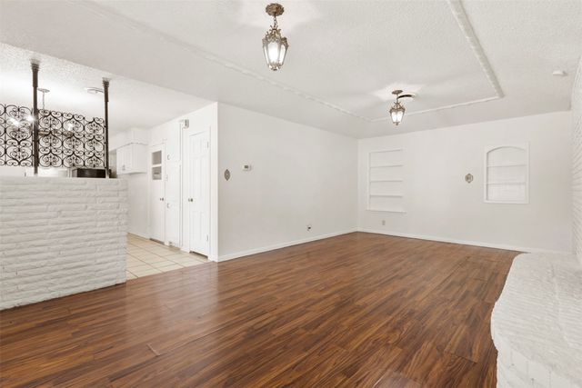 5516 Beaty Street, Fort Worth, TX 76112