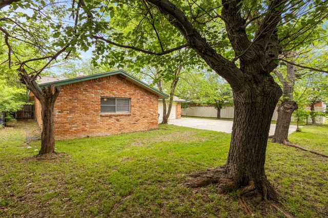 5516 Beaty Street, Fort Worth, TX 76112