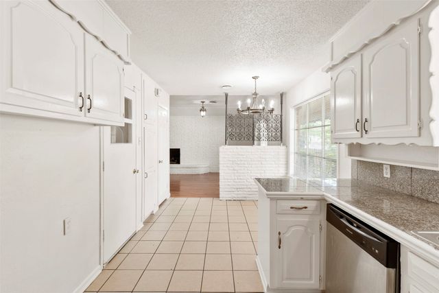 5516 Beaty Street, Fort Worth, TX 76112