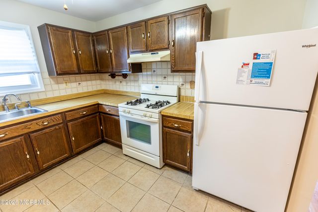 12 Mayaquez Lane, Berkeley, NJ 08721