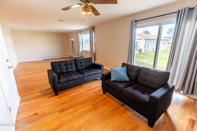 12 Mayaquez Lane, Berkeley, NJ 08721