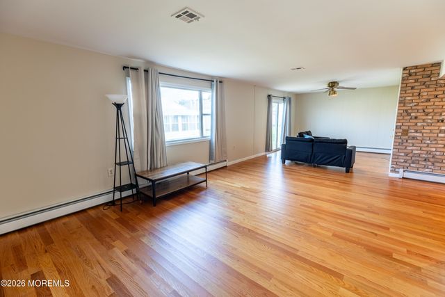 12 Mayaquez Lane, Berkeley, NJ 08721