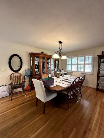 541 Woodstock Way, Santa Clara, CA 95054