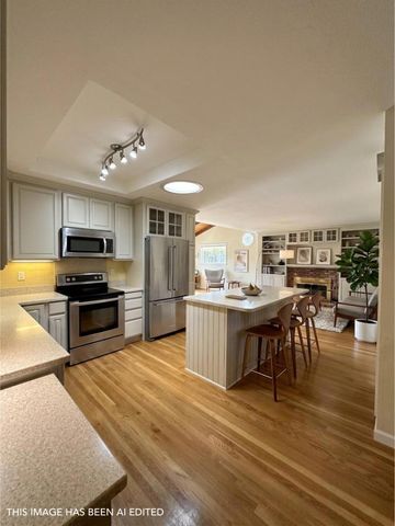 541 Woodstock Way, Santa Clara, CA 95054