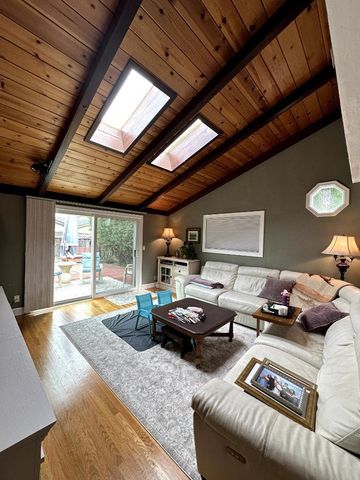 541 Woodstock Way, Santa Clara, CA 95054