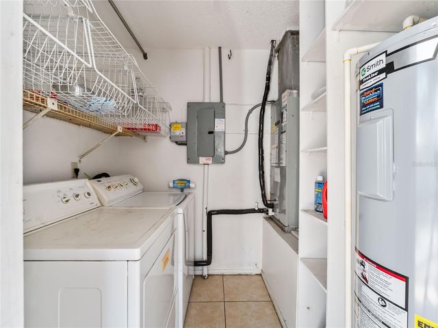 4668 OAK HILL LANE 40, Sarasota, FL 34232