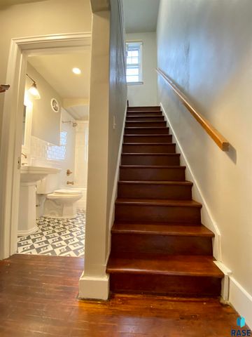 717 S Glendale Ave Avenue, Sioux Falls, SD 57104