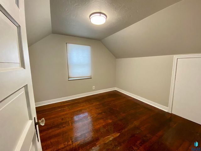 717 S Glendale Ave Avenue, Sioux Falls, SD 57104