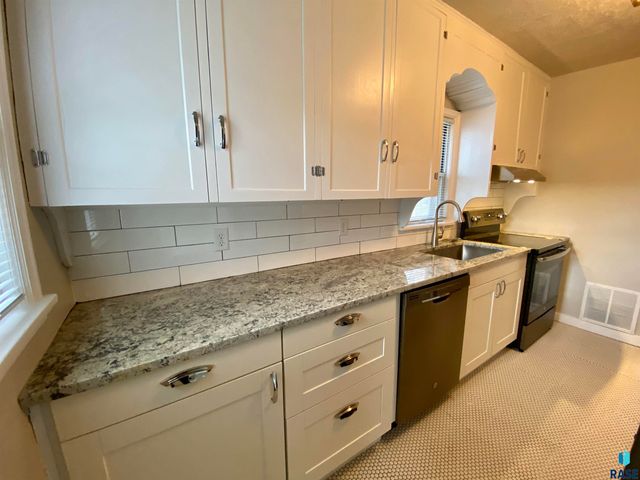 717 S Glendale Ave Avenue, Sioux Falls, SD 57104