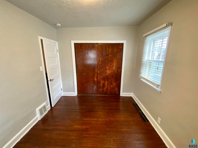 717 S Glendale Ave Avenue, Sioux Falls, SD 57104