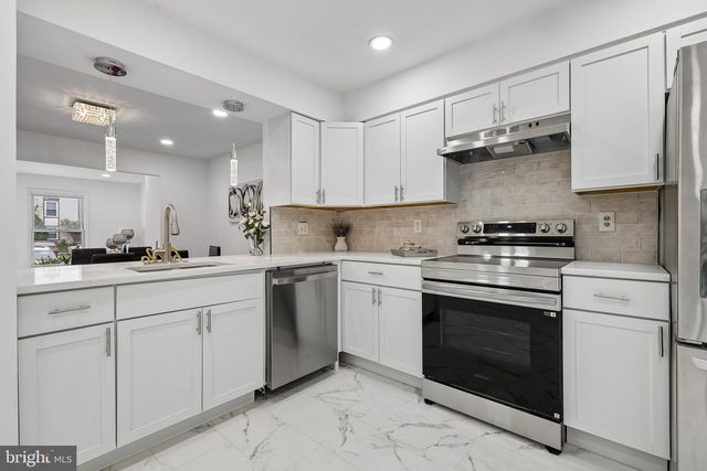 3476 CALEDONIA CIR, Woodbridge, VA 22192