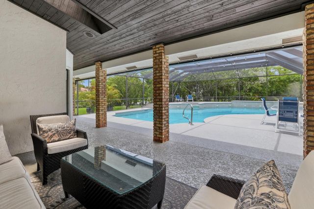 15395 Meadow Wood Drive, Wellington, FL 33414