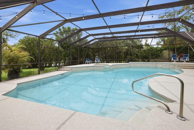 15395 Meadow Wood Drive, Wellington, FL 33414