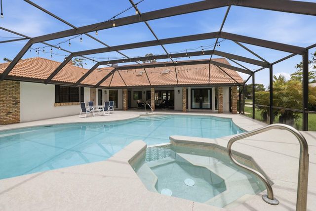 15395 Meadow Wood Drive, Wellington, FL 33414