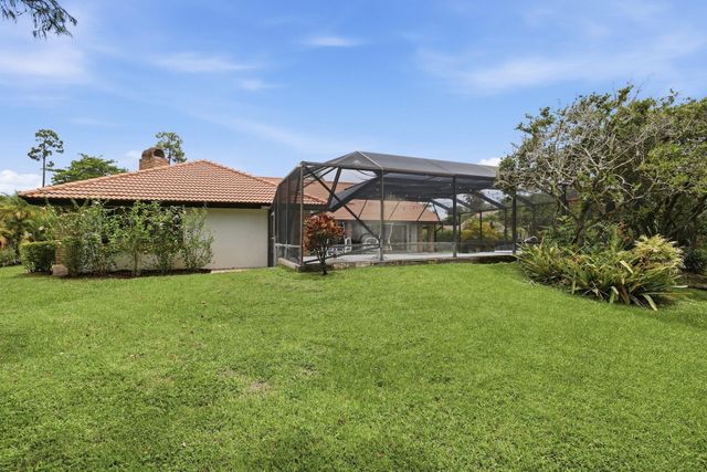 15395 Meadow Wood Drive, Wellington, FL 33414