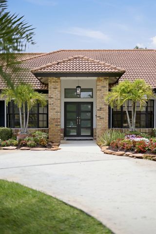 15395 Meadow Wood Drive, Wellington, FL 33414