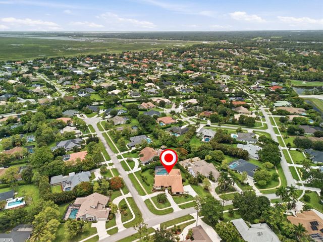 15395 Meadow Wood Drive, Wellington, FL 33414
