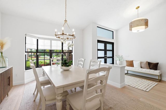 15395 Meadow Wood Drive, Wellington, FL 33414