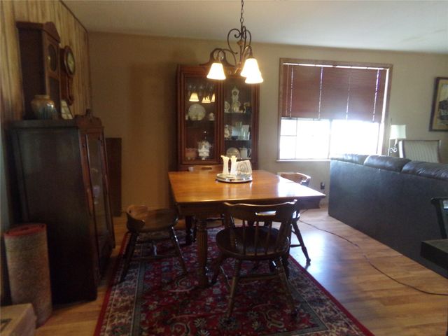 1021 Private Road 10, Weimar, TX 78962