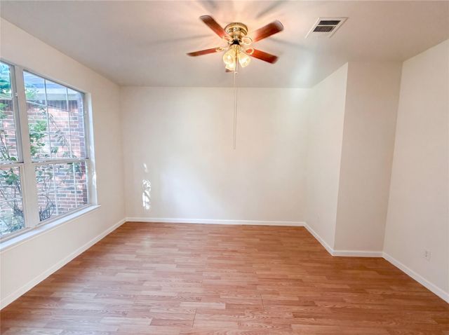 807 Yosemite TRL, Taylor, TX 76574