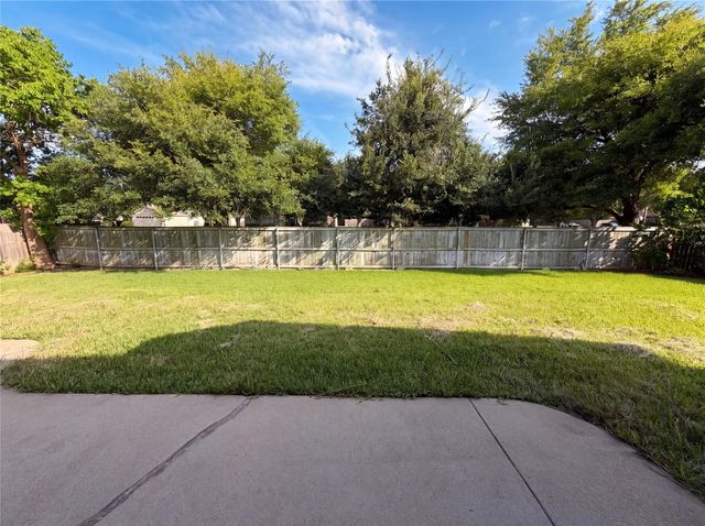 807 Yosemite TRL, Taylor, TX 76574