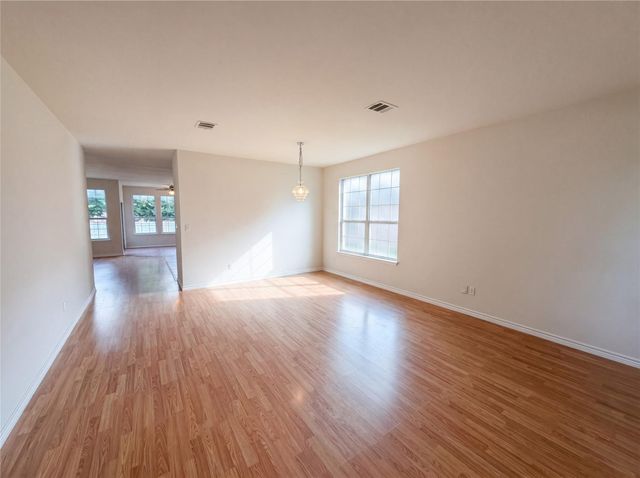 807 Yosemite TRL, Taylor, TX 76574