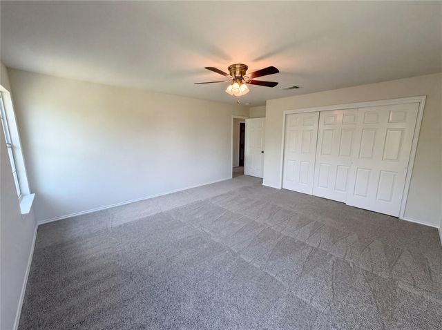 807 Yosemite TRL, Taylor, TX 76574