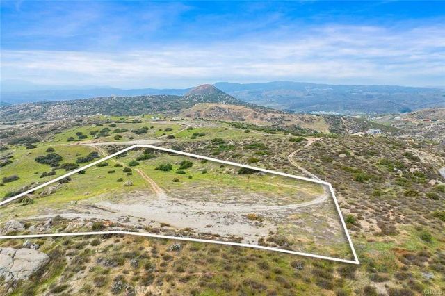 41120 Jojoba Hills, Aguanga, CA 92536