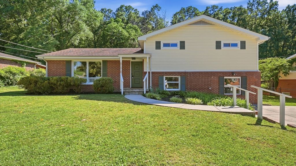 124 Coffman Drive, Fort Oglethorpe, GA 30742
