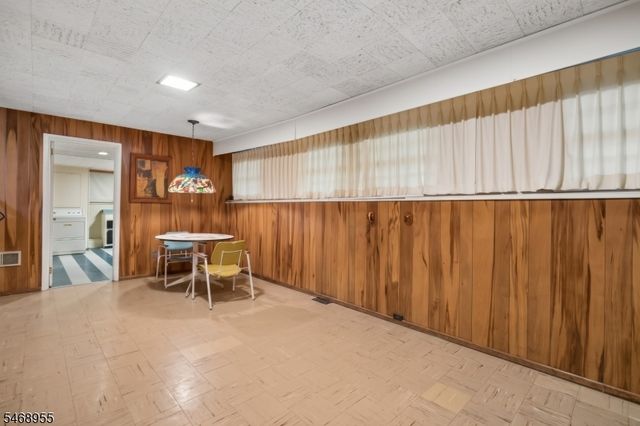 24 Layng Ter, Springfield Twp., NJ 07081