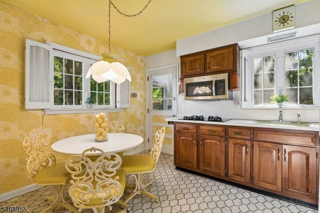 24 Layng Ter, Springfield Twp., NJ 07081