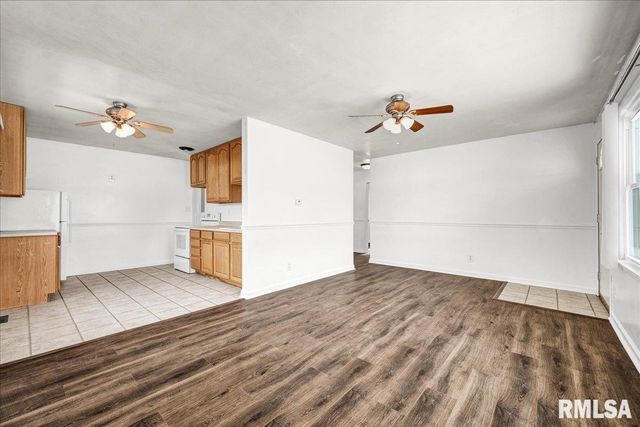 5128 N RENWOOD Avenue, Peoria, IL 61614