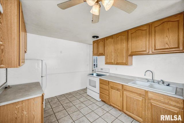 5128 N RENWOOD Avenue, Peoria, IL 61614