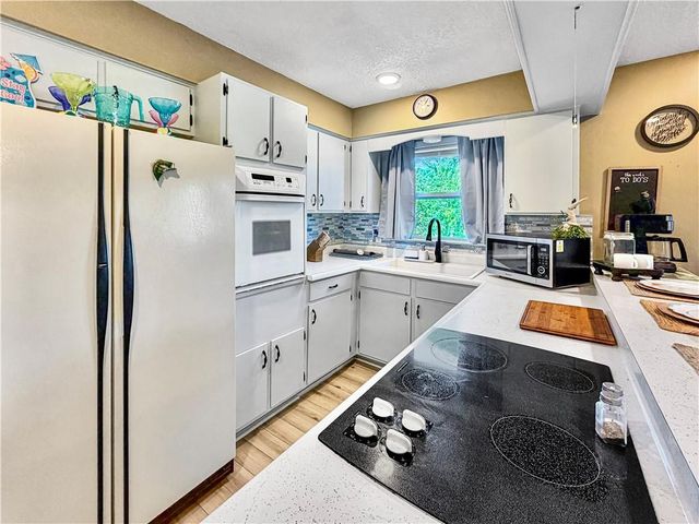 2355 Lick Creek Road, Edwards, MO 65326
