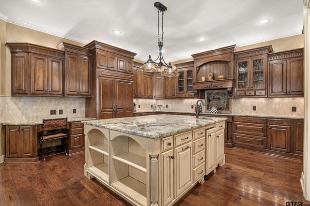 7120 Nottaway Dr, Tyler, TX 75703
