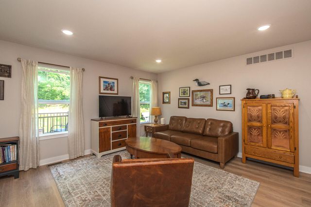 122 Parsons Lane, Saline, MI 48176