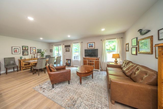 122 Parsons Lane, Saline, MI 48176