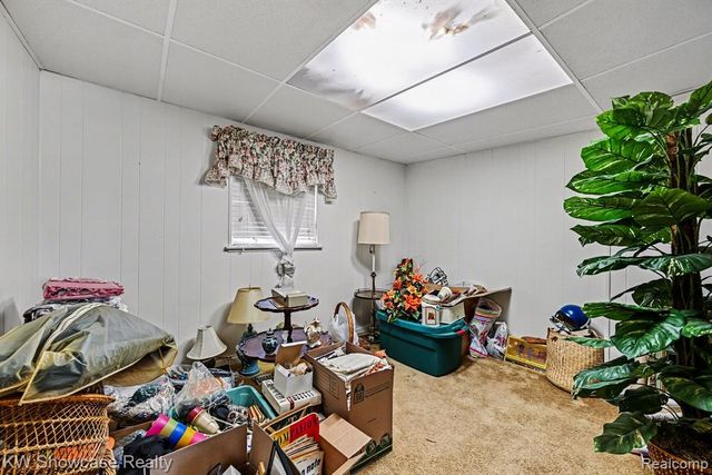 8635 Sandy Crest Drive, White Lake, MI 48386