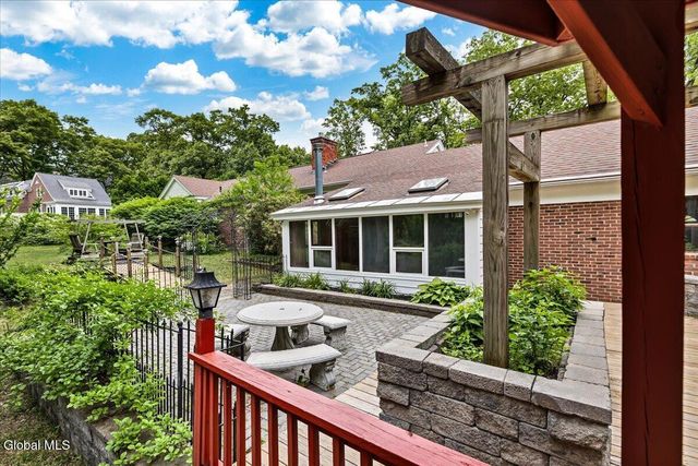 222 Van Rensselaer Boulevard, Menands, NY 12204