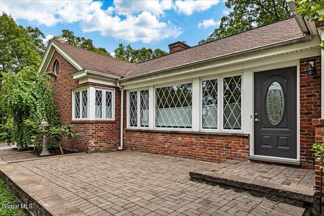 222 Van Rensselaer Boulevard, Menands, NY 12204