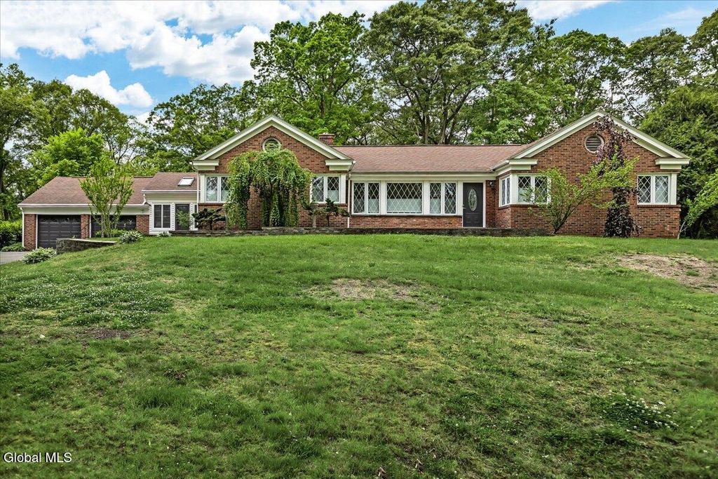 222 Van Rensselaer Boulevard, Menands, NY 12204